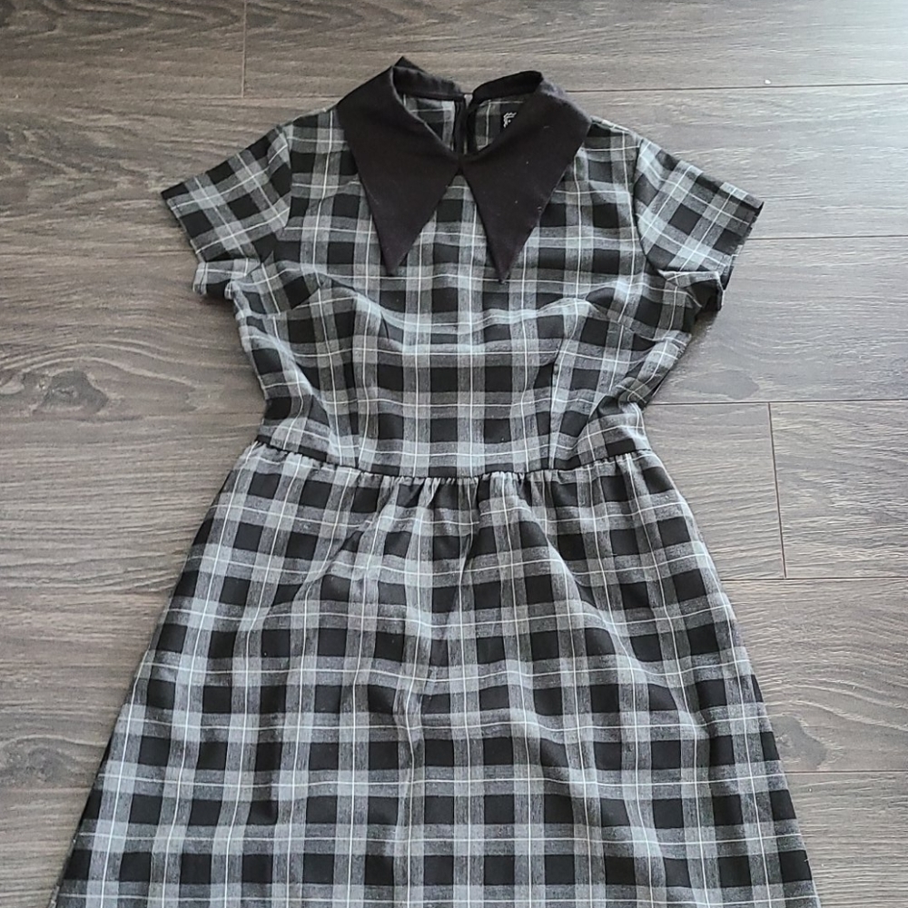 Tuesday Bassen black plaid dress XS